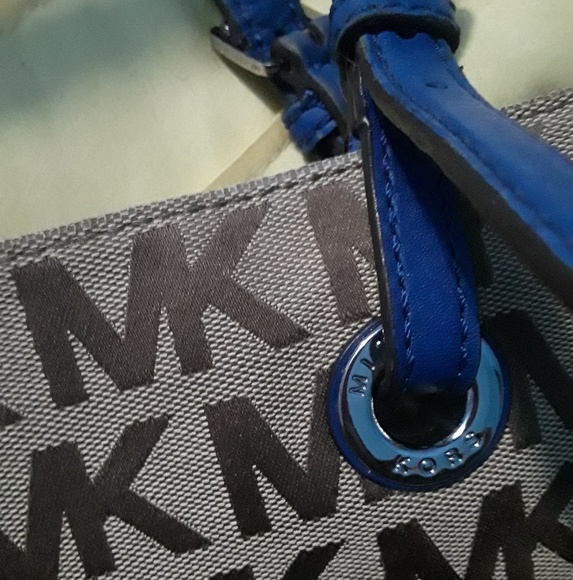 Michael Kors Tote - Picture 5 of 5